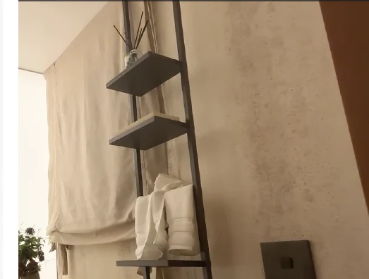 Detalhe de revestimento decorativo em ambiente